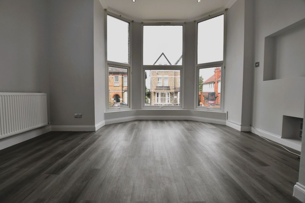 Property photo 3 of 16 00