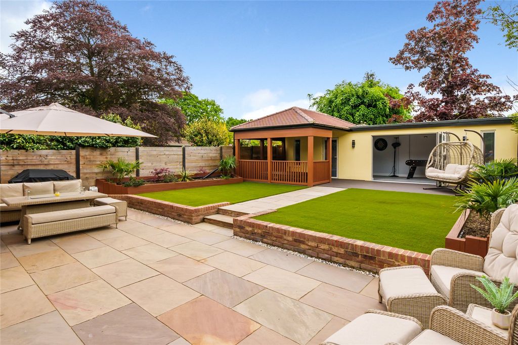 Property photo 2 of 29 Picture No. 40