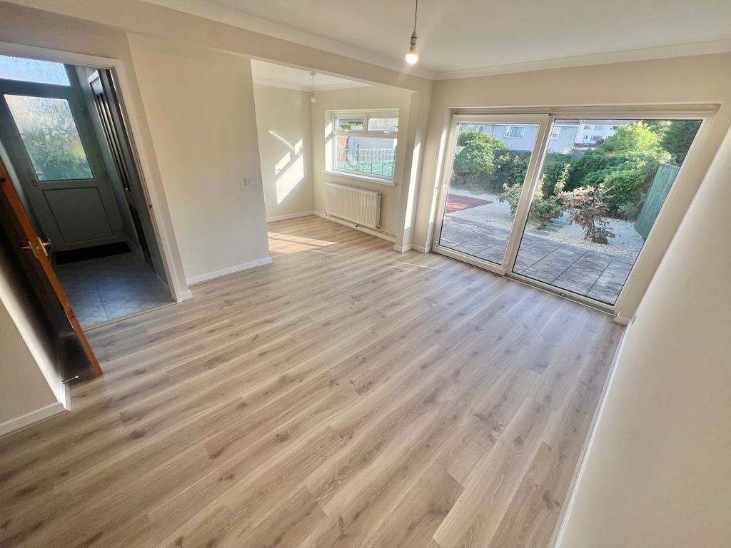 Property photo 3 of 11 Image