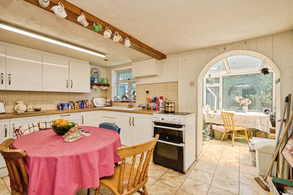 Property photo 2 of 23 Kitchen/Diner