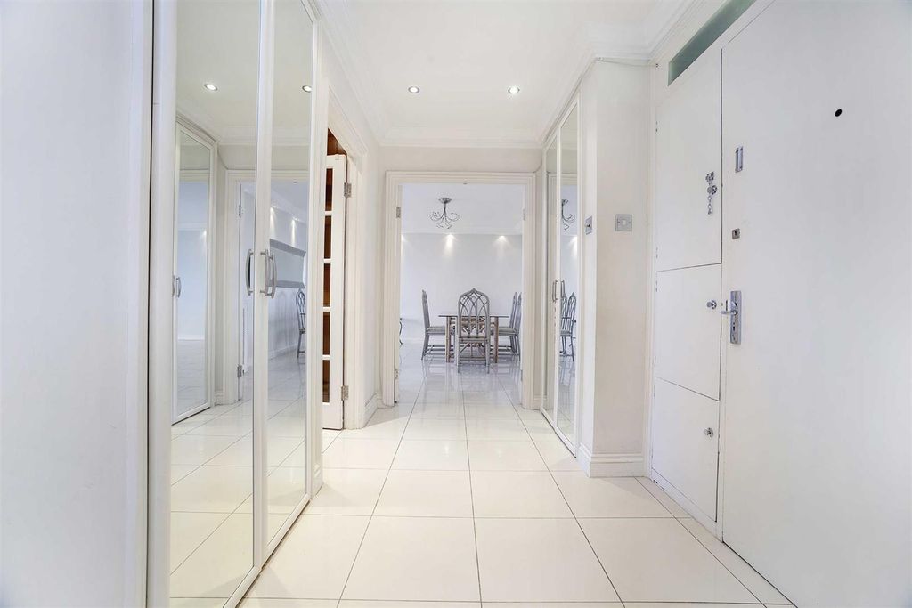 Property photo 3 of 13 Property-Photo-741