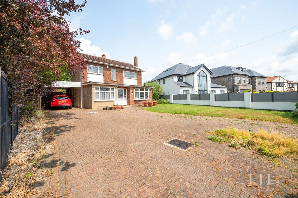 Property photo 2 of 10