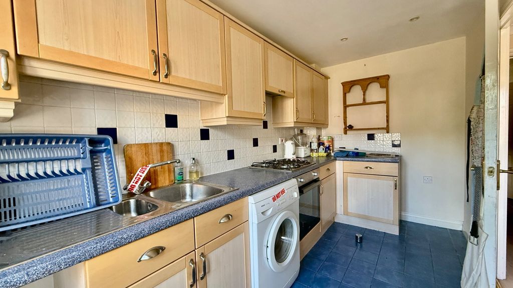 Property photo 3 of 11