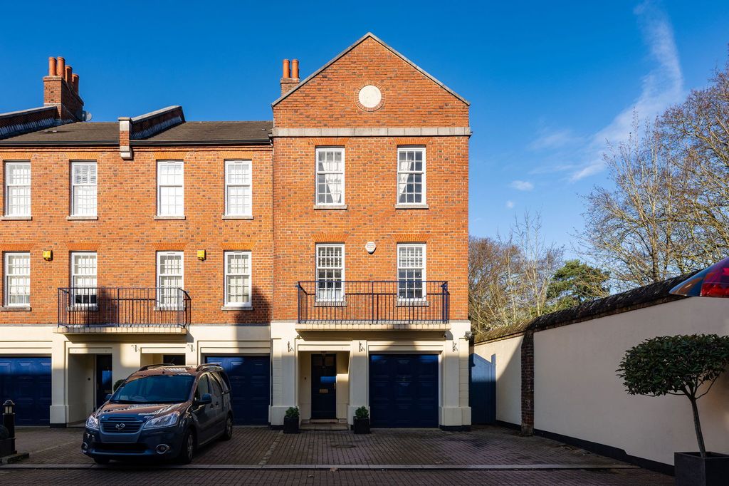 Property photo 1 of 31