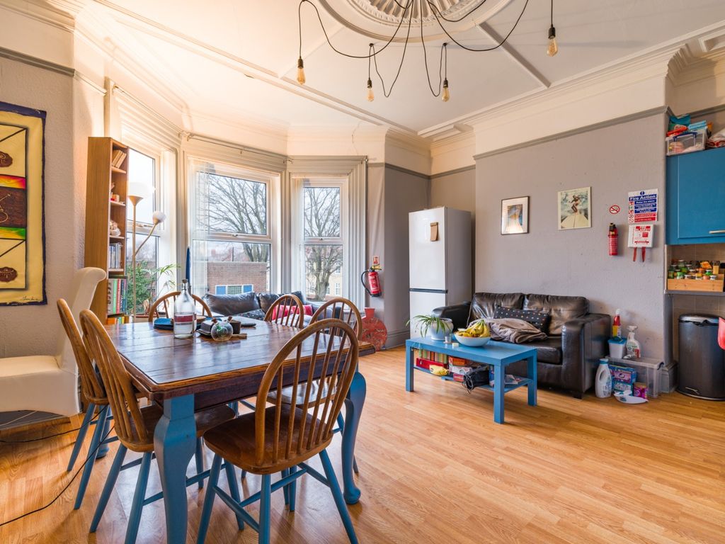 Property photo 3 of 10 2870613