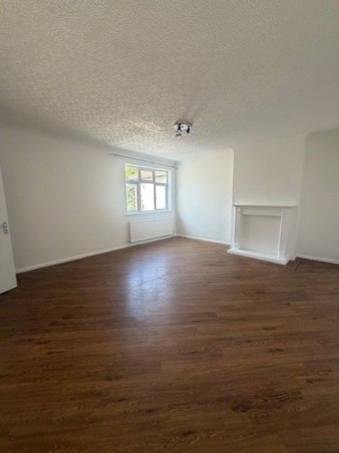 Property photo 3 of 10 Living Room 2