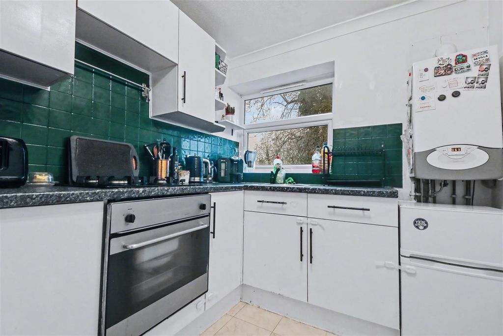 Property photo 3 of 8 Kitchen.Jpg