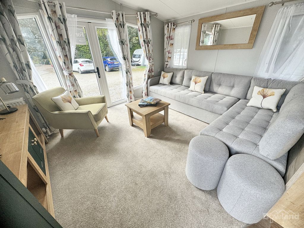 Property photo 3 of 11