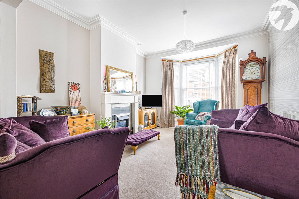 Property photo 3 of 16 Picture No. 12