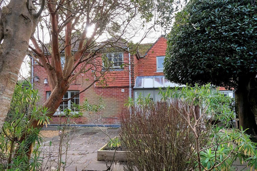 Property photo 2 of 9