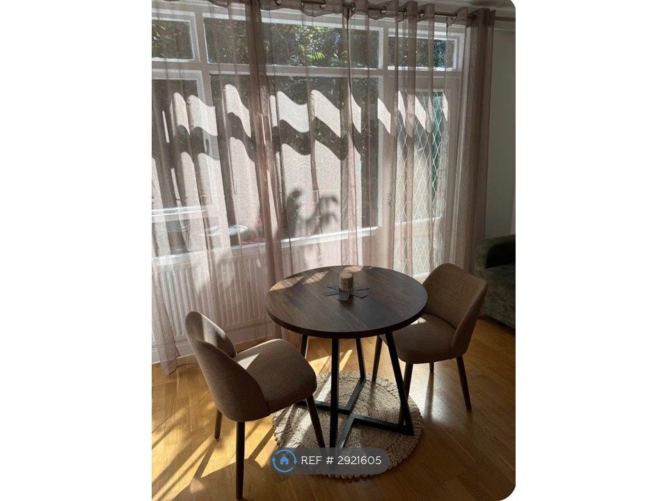 Property photo 3 of 9 Dining Area