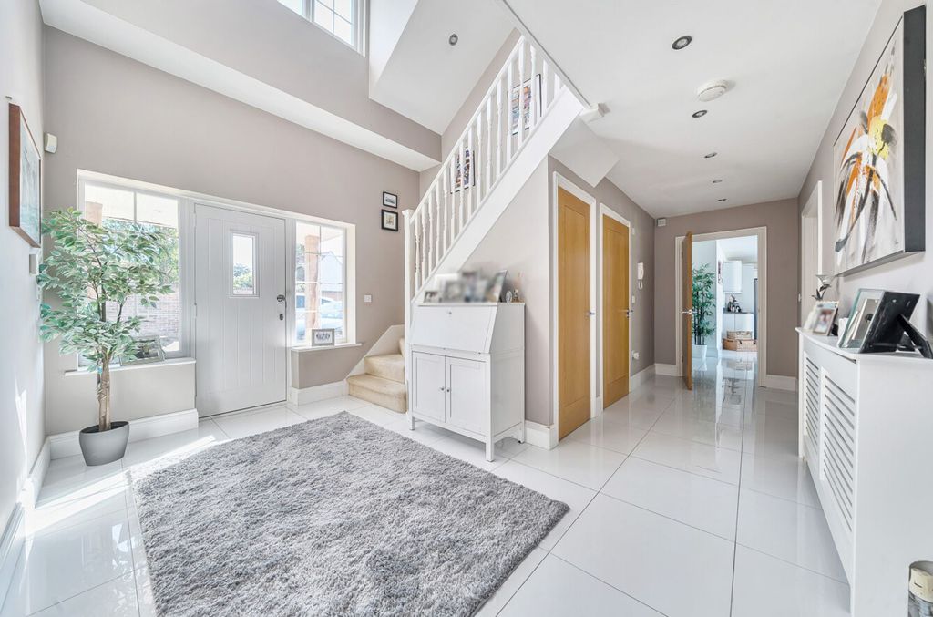 Property photo 3 of 26