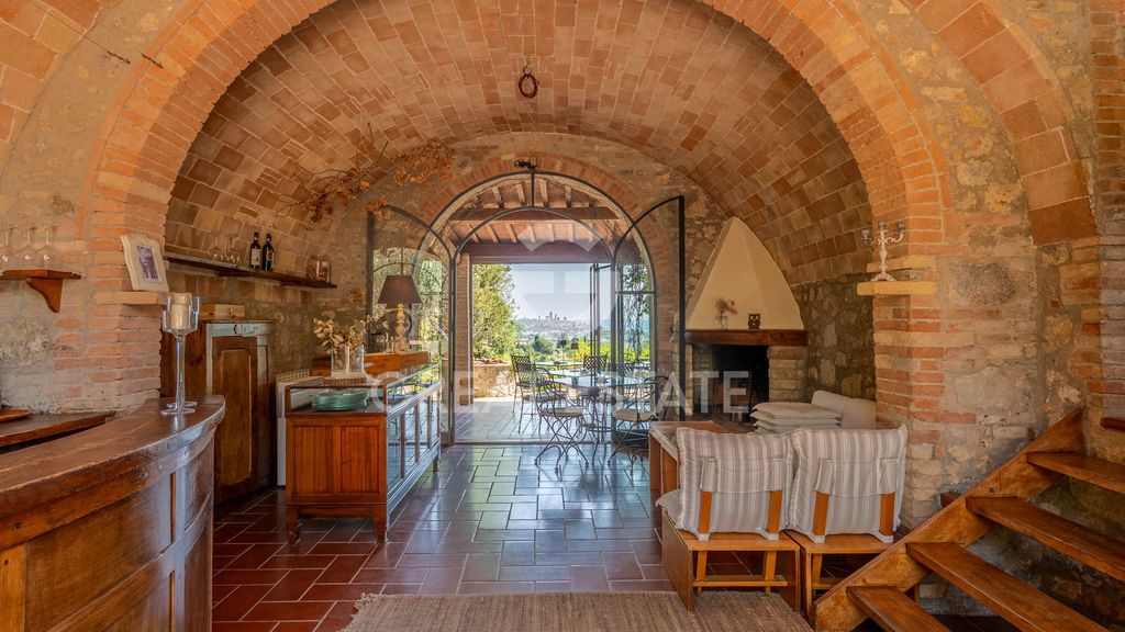Property photo 2 of 45 Interiors