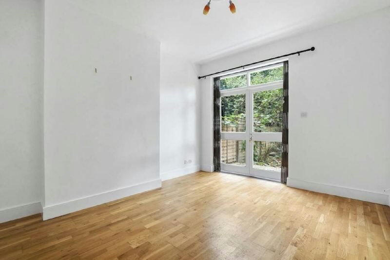 Property photo 3 of 11 Reception