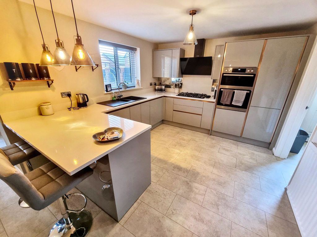 Property photo 2 of 17 Photo 11