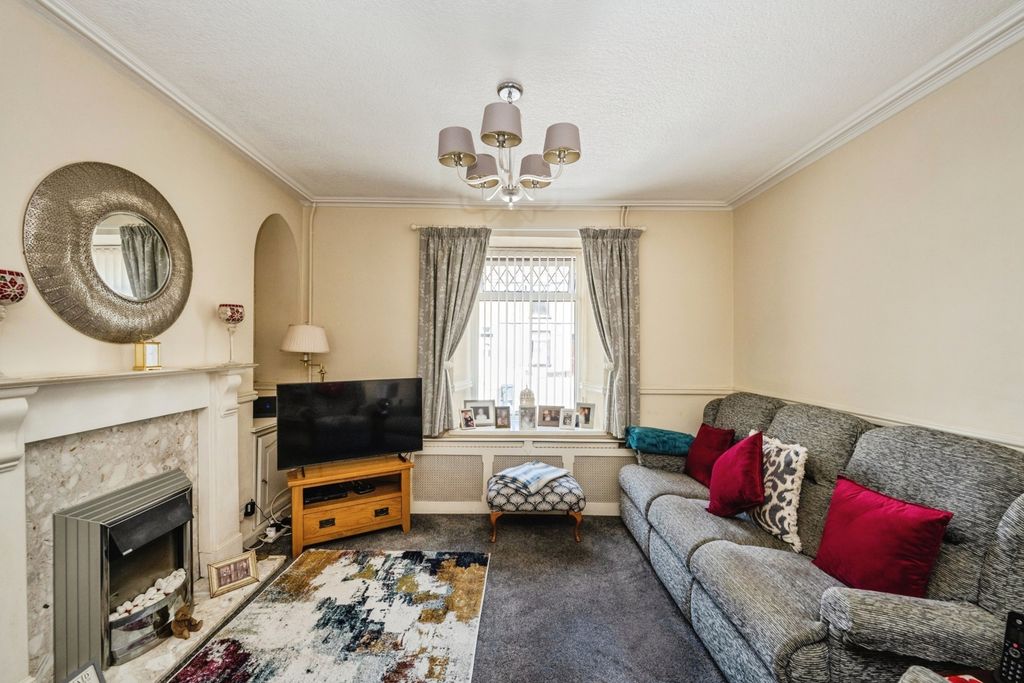 Property photo 2 of 19 Pbox-Img.Jpg