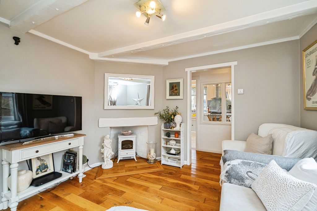 Property photo 3 of 26 Pbox-Img.Jpg