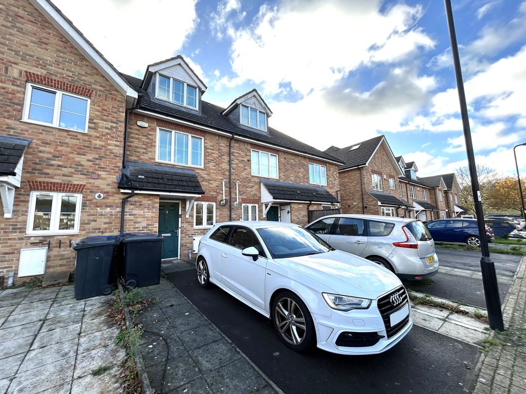 Property photo 2 of 18