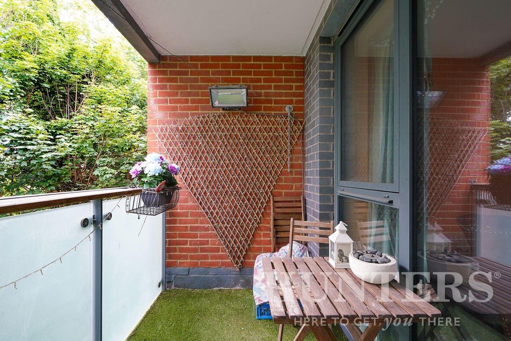 Property photo 1 of 11 55 Isobel Place - Owthlo62Wzqcuf3fM70Y.Jpg