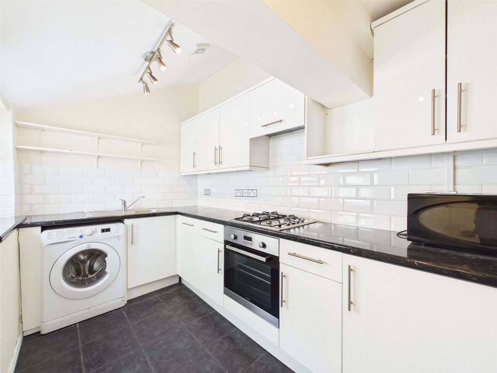 Property photo 3 of 11 Picture No. 36