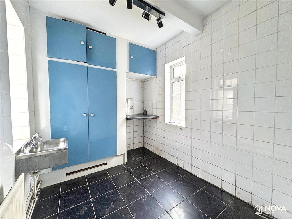 Additional image 12 of 4 bed detached house for saleOld Bedford Road, Luton LU2