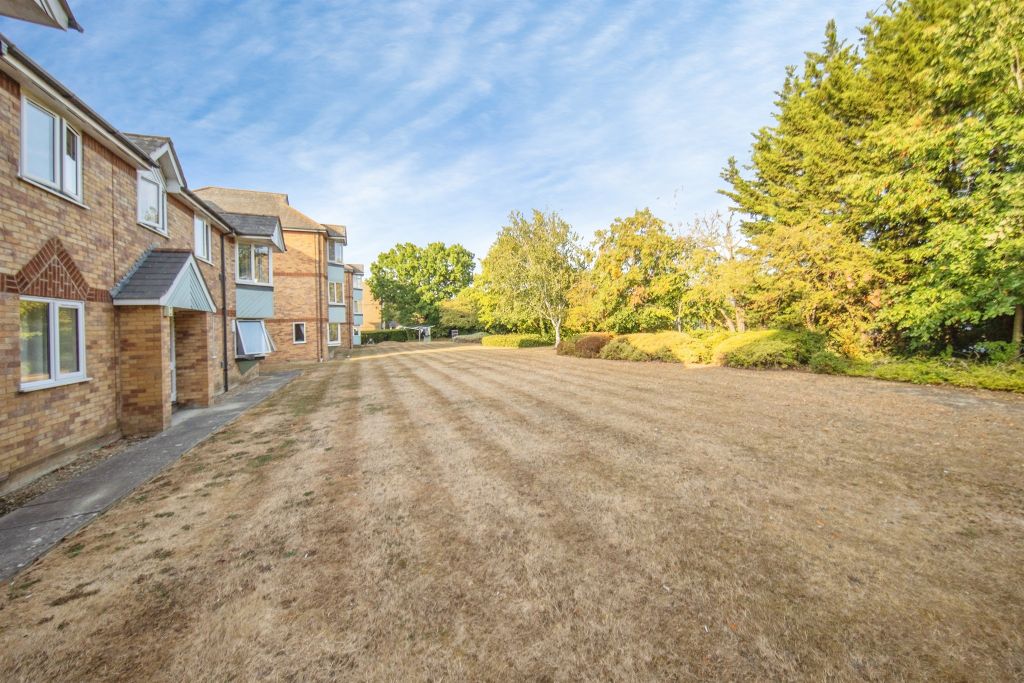 Property photo 2 of 12