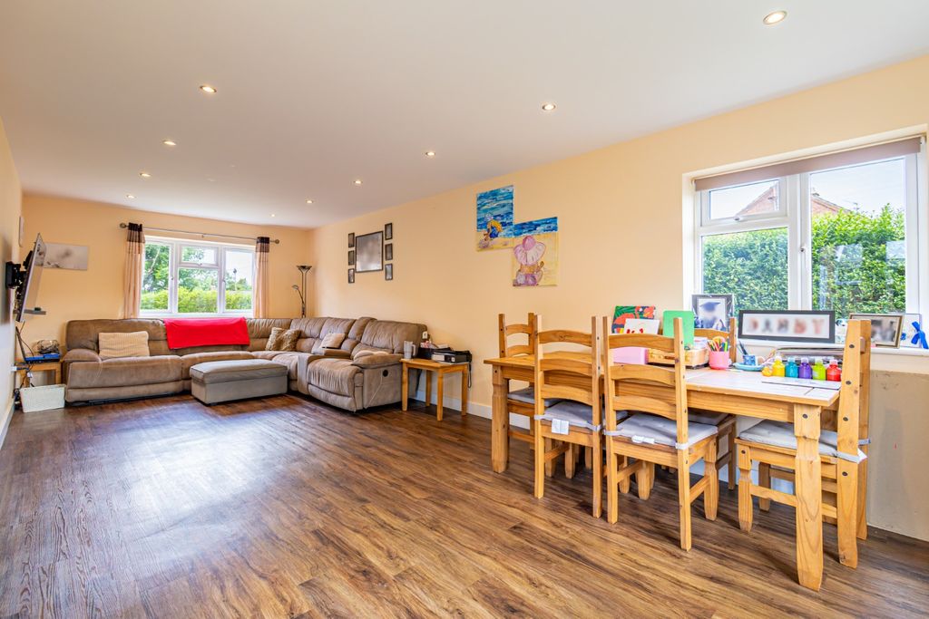 Property photo 3 of 28 36177610