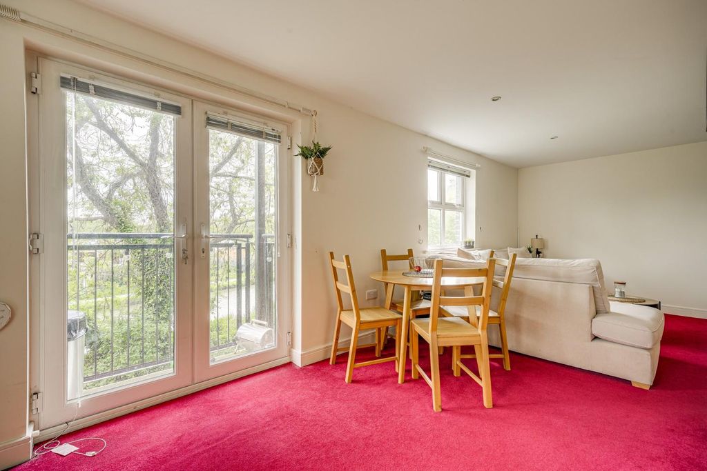 Additional image 8 of 2 bed flat for saleWest Dock, The Wharf, Linslade LU7