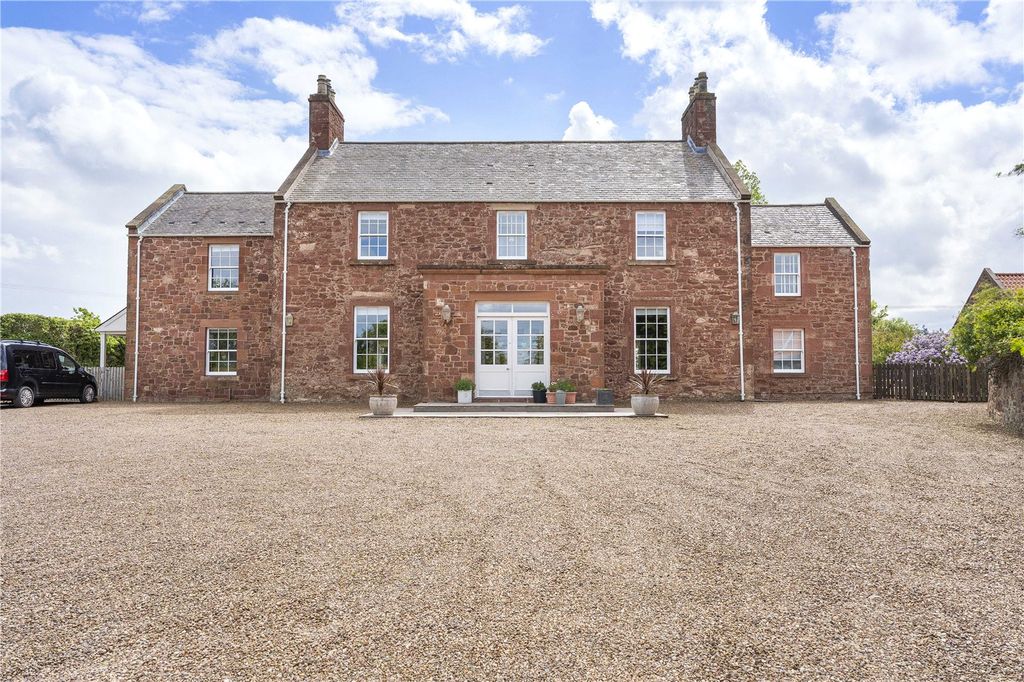 Property photo 2 of 32 Easter Broomhouse