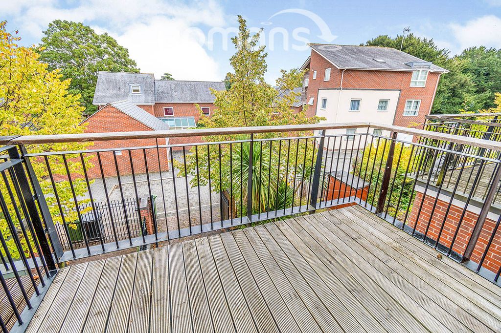 Property photo 3 of 10 3