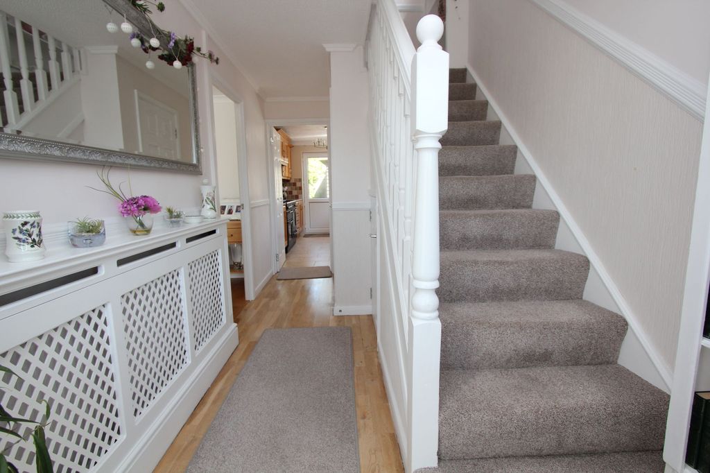 Property photo 3 of 39