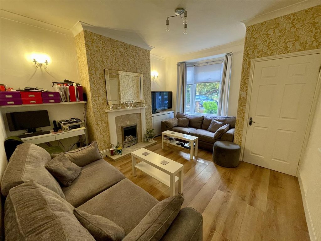 Property photo 2 of 10 Lounge