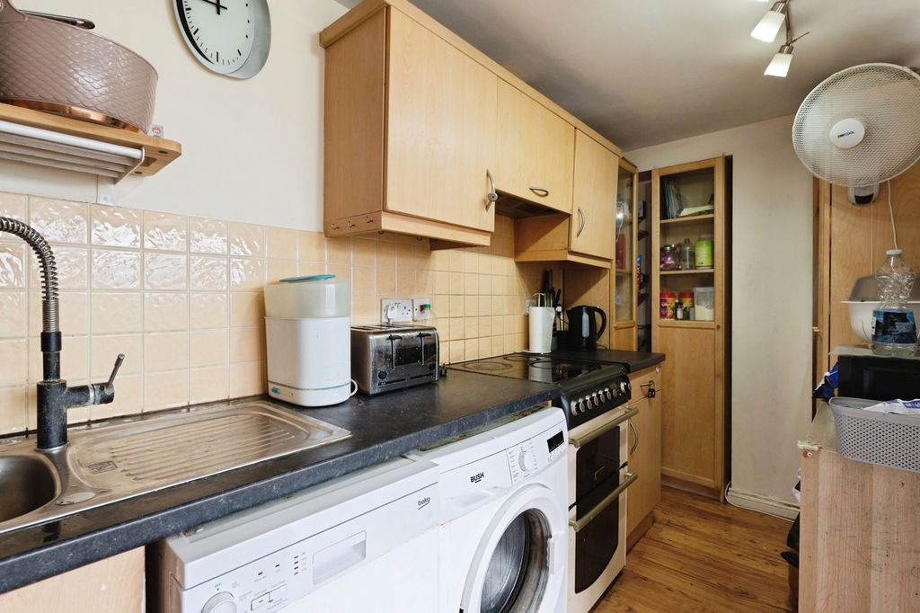 Property photo 3 of 13 Photo
