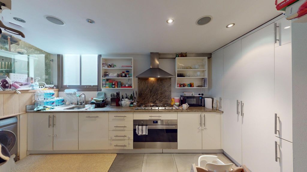 Property photo 2 of 27 Kitchen