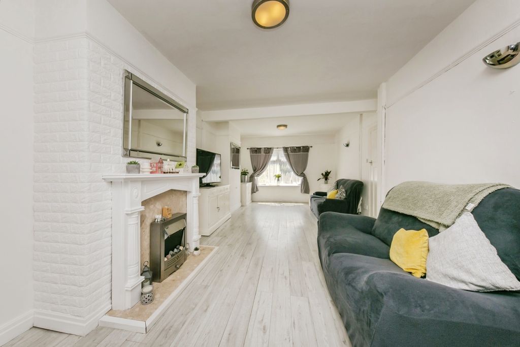 Property photo 3 of 17 Pbox-Img.Jpg