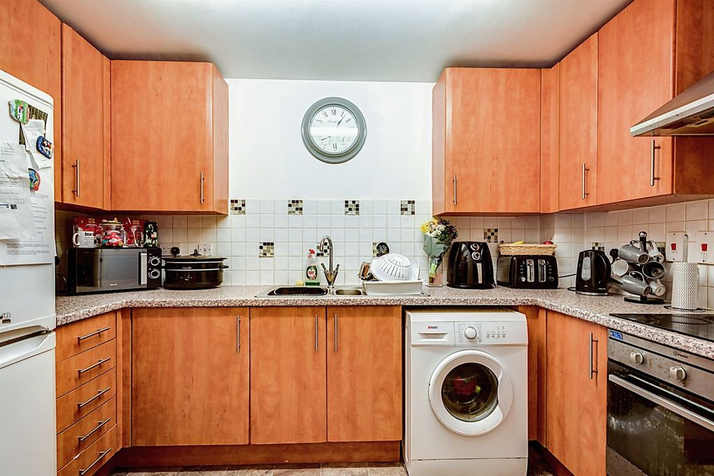 Property photo 3 of 8