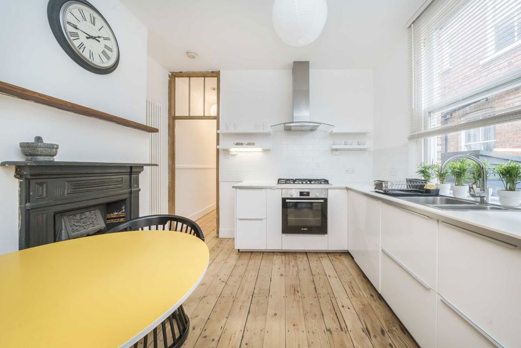 Property photo 3 of 6