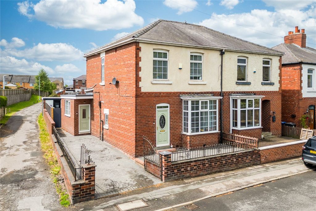 Property photo 1 of 38 Picture No. 02