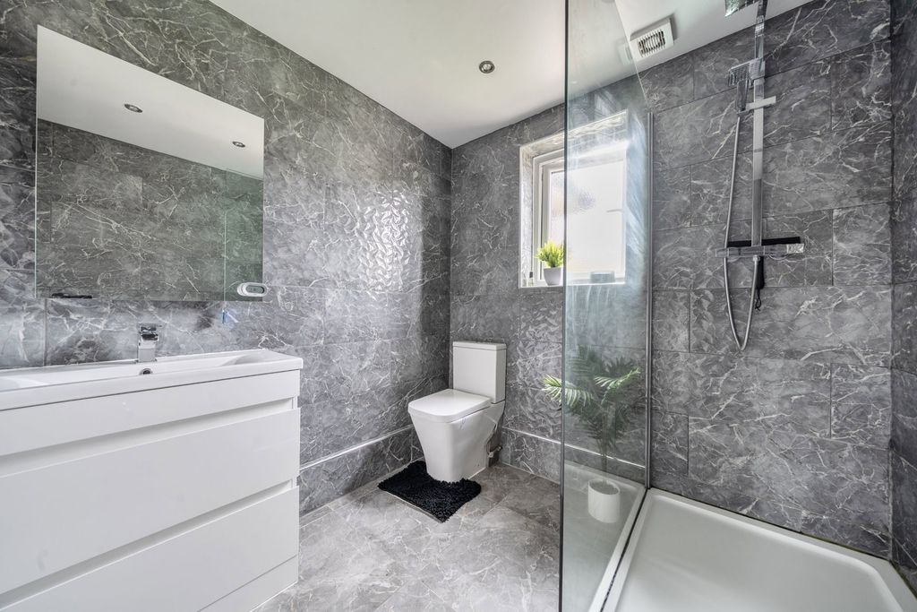 Additional image 14 of 2 bed flat for saleRoyal Esplanade, Ramsgate CT11