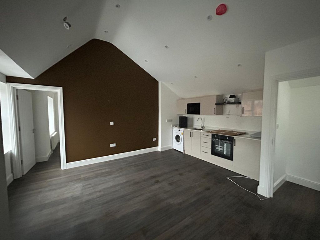 Property photo 2 of 7 Gallery