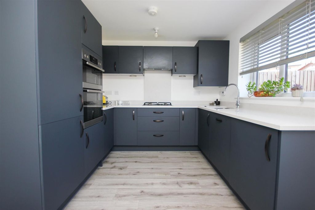 Property photo 2 of 18 Kitchen.Jpg