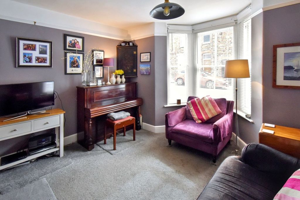 Property photo 2 of 16