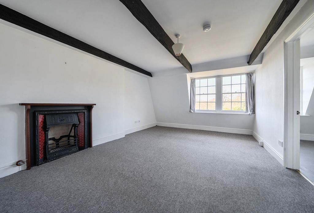 Property photo 2 of 13 Sitting Room