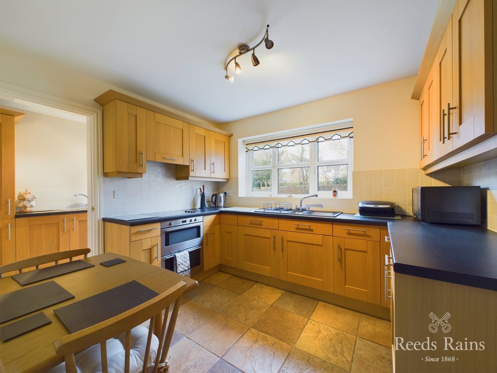 Property photo 3 of 26 Breakfast Kitchen