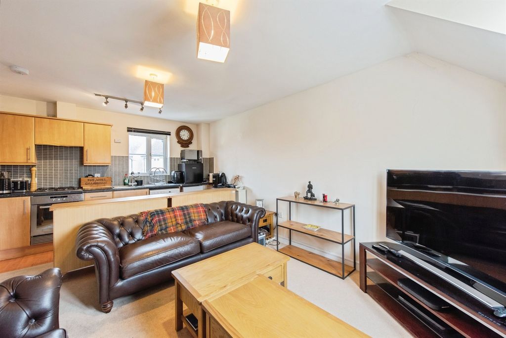 Property photo 2 of 9