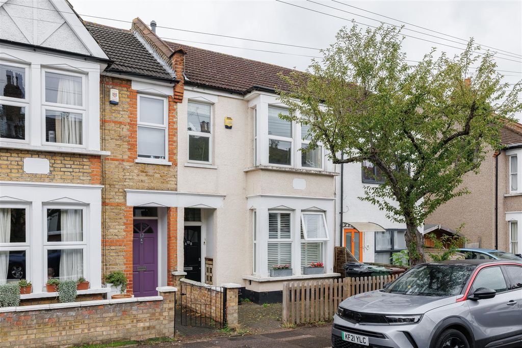 Property photo 1 of 13 Beverley Road E4