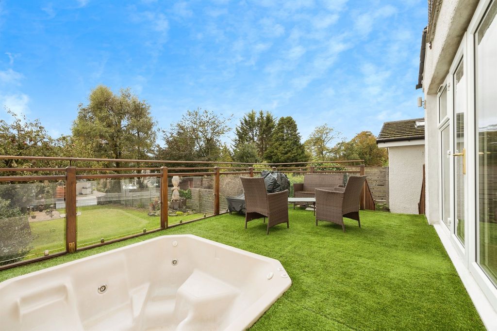 Property photo 3 of 21