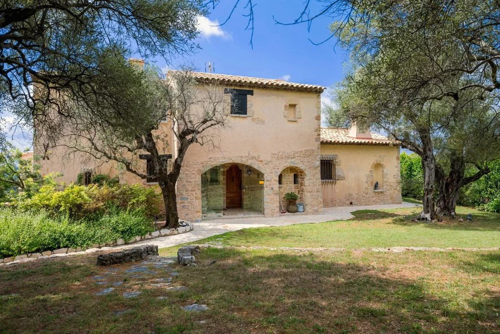 Property photo 2 of 19