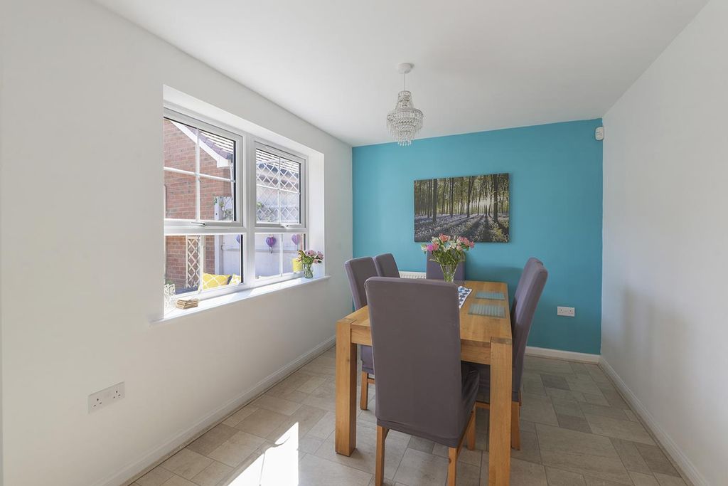 Property photo 2 of 18 1Rosebay06.Jpg