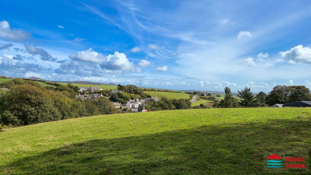 Property photo 2 of 24